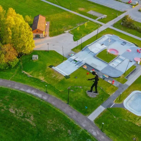 Km - * Lillestrom